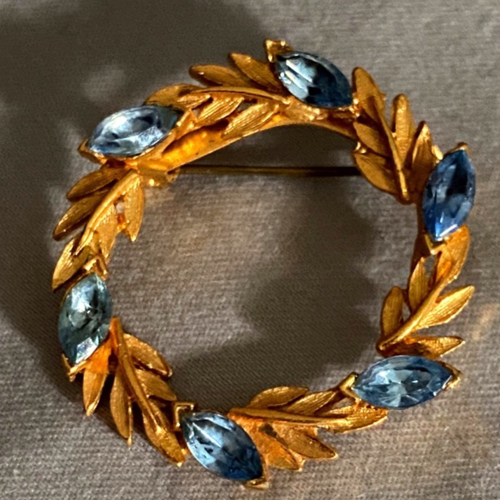 Wreath Pin with blue stones